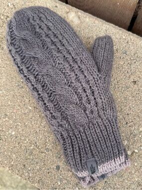 North Face Gray Cable Knit Women’s Mittens Gloves Size Small Medium